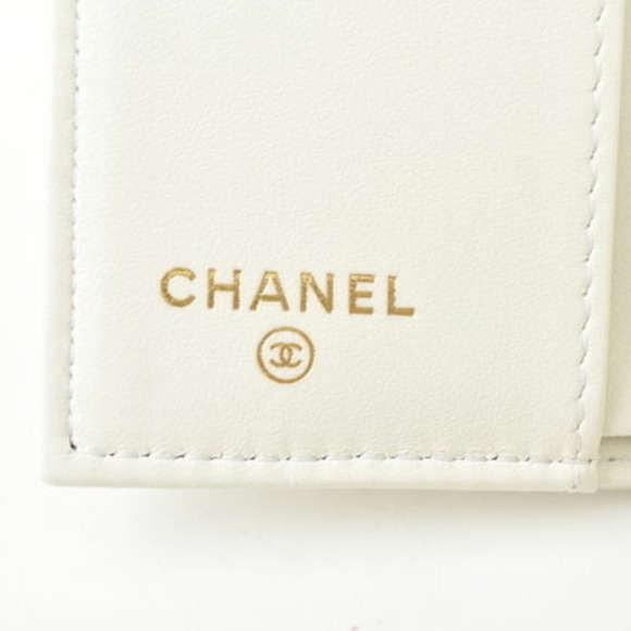 CHANEL Authentic White Caviar Leather Wallet - Picture 7 of 11